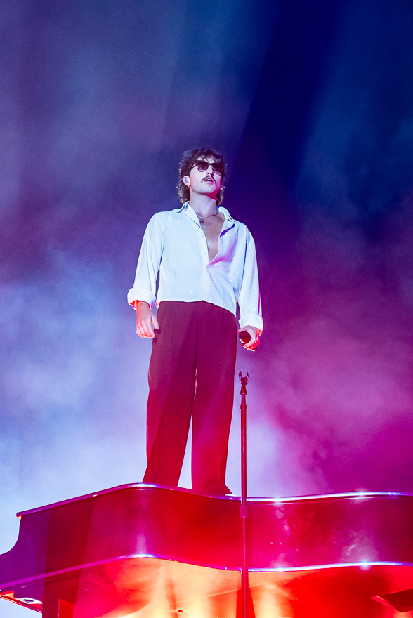 Benson Boone performing at Armani Stronger With You launch