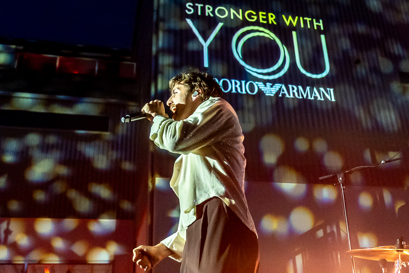 Benson Boone performing at Armani Stronger With You launch