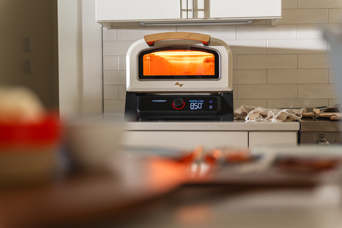 Photography featuring the Current electric pizza oven P+